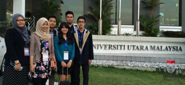 Telkom University Bandung di AUYS 2015