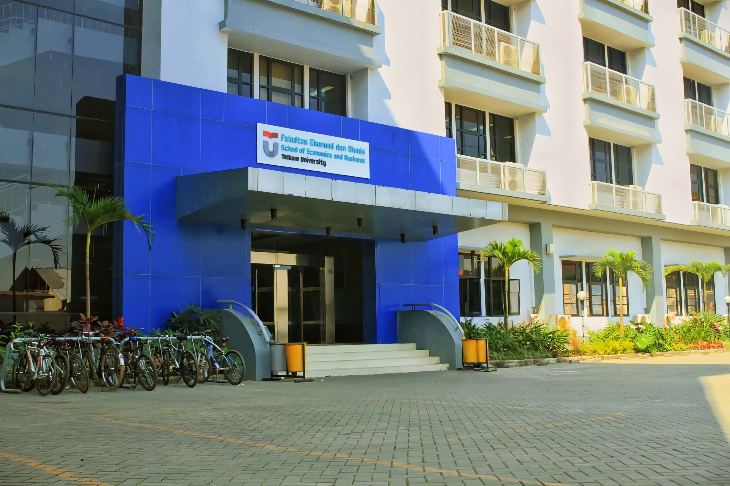 Fakultas Ekonomi dan Bisnis Fakultas Ekonomi dan Bisnis