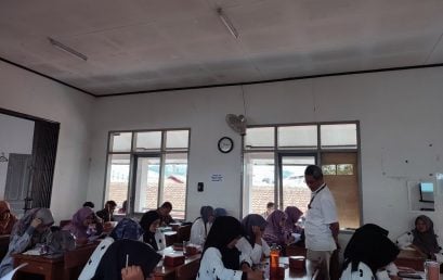 Financial Literacy Training for Entrepreneurship of Situ Village Community, Sumedang