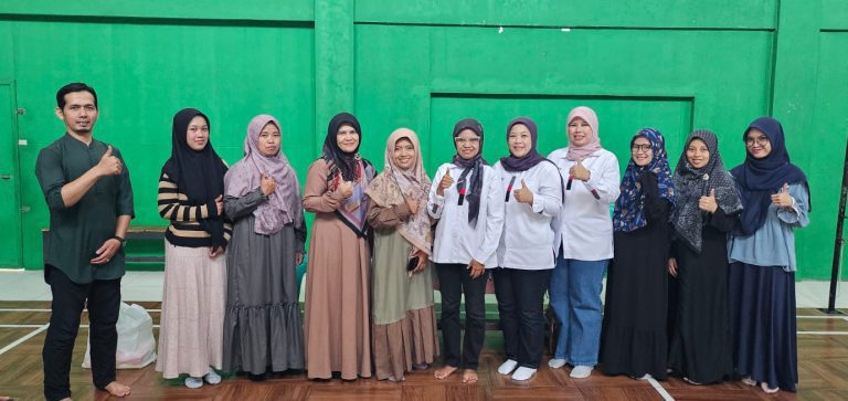 Foto bersama dengan pengurus Yayasan Abatasa