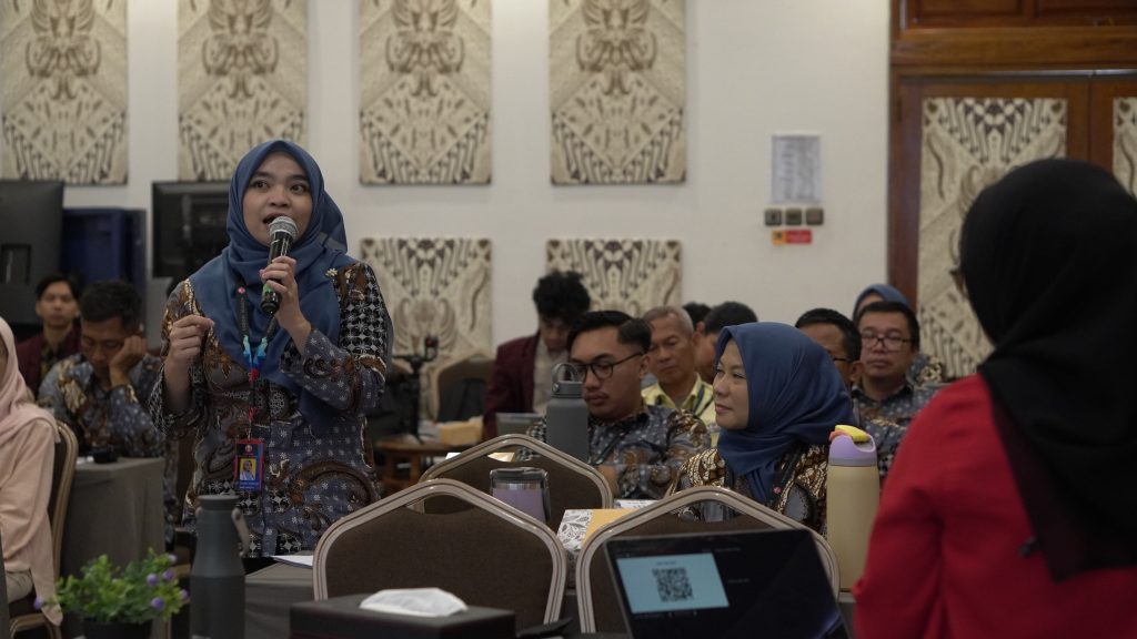 Pengajaran terkait Strategi Pengelolaan Keuangan Rumah Tangga & Pengendalian Perilaku Konsumtif