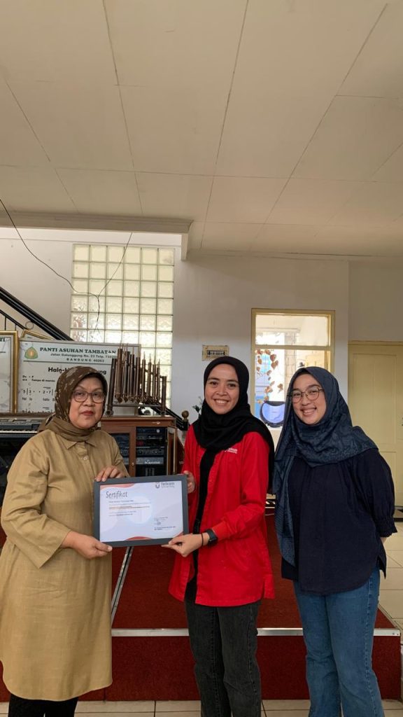 Penyerahan Sertifikat kepada Panti Asuhan Tambatan Hati