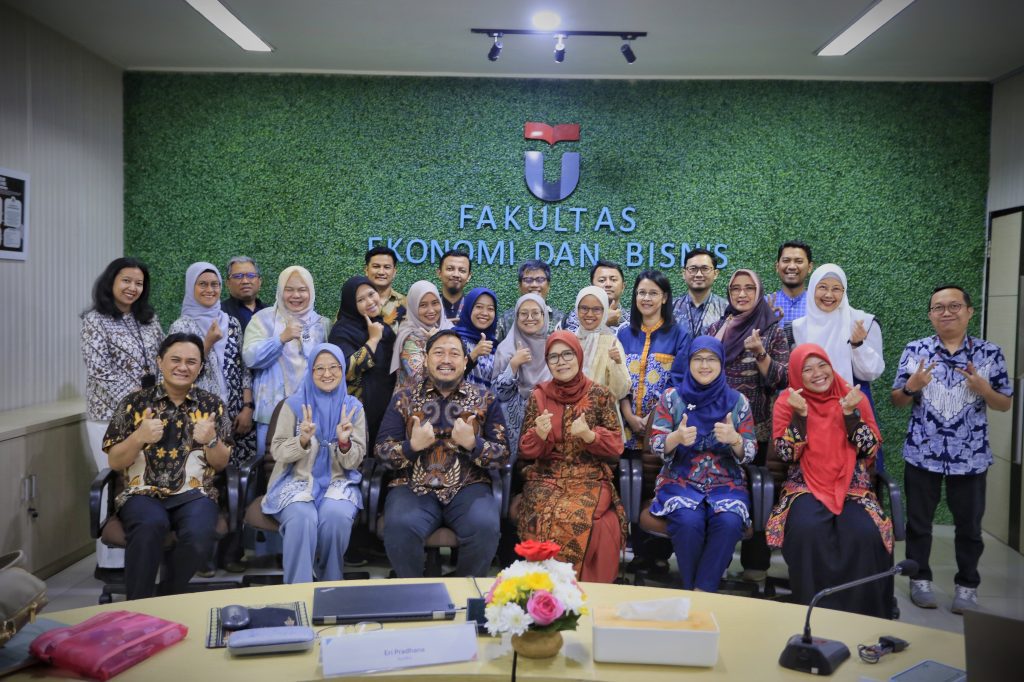 Mengabadikan momen saat Audit bersana para Ponggawa FEB