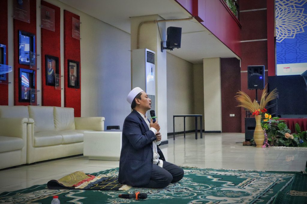Tausiah yang disampaikan oleh Ustadz Deden Syarif Hidayatulloh